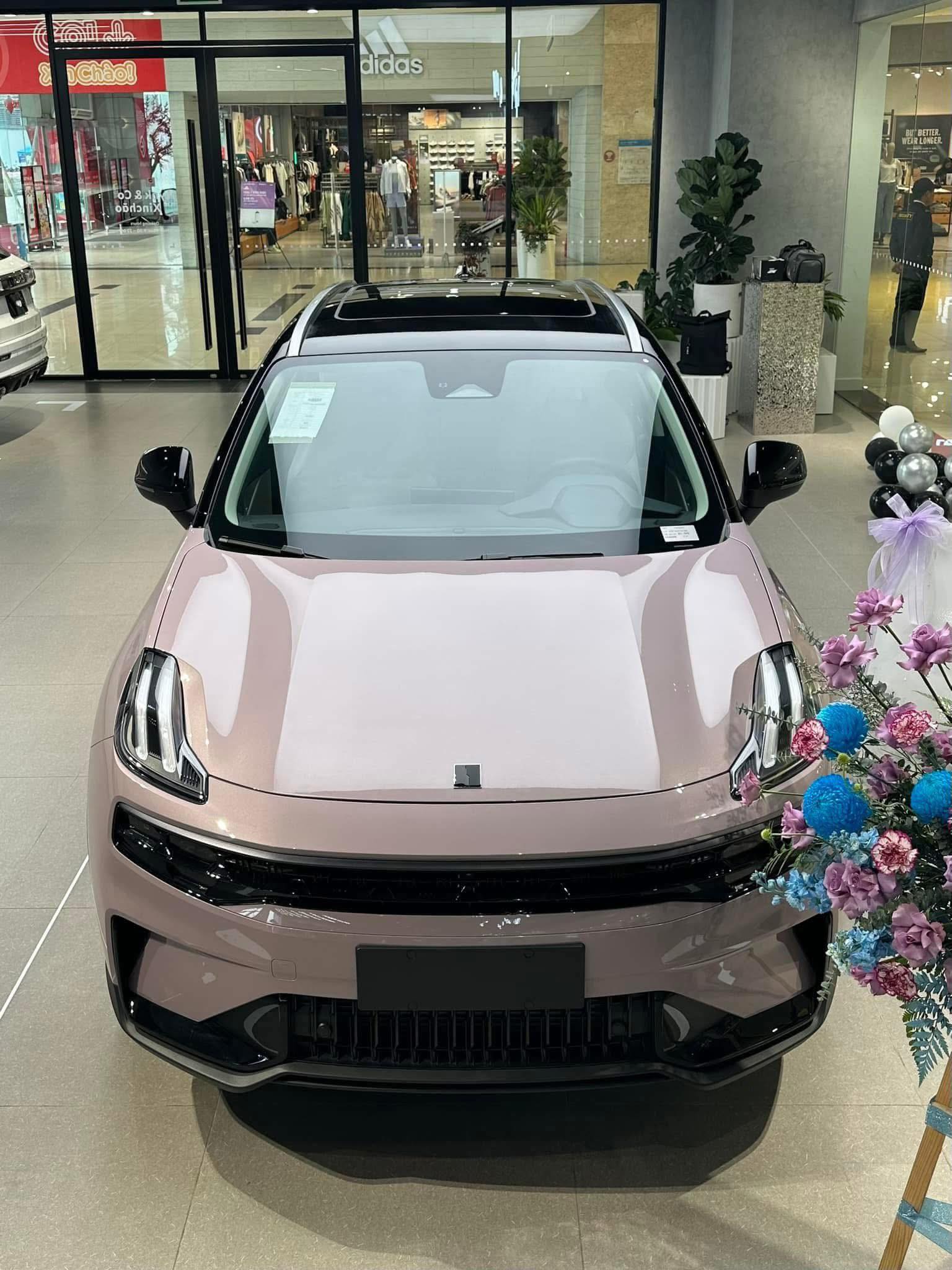 Hình ảnh xe LYNK & CO 06 2025