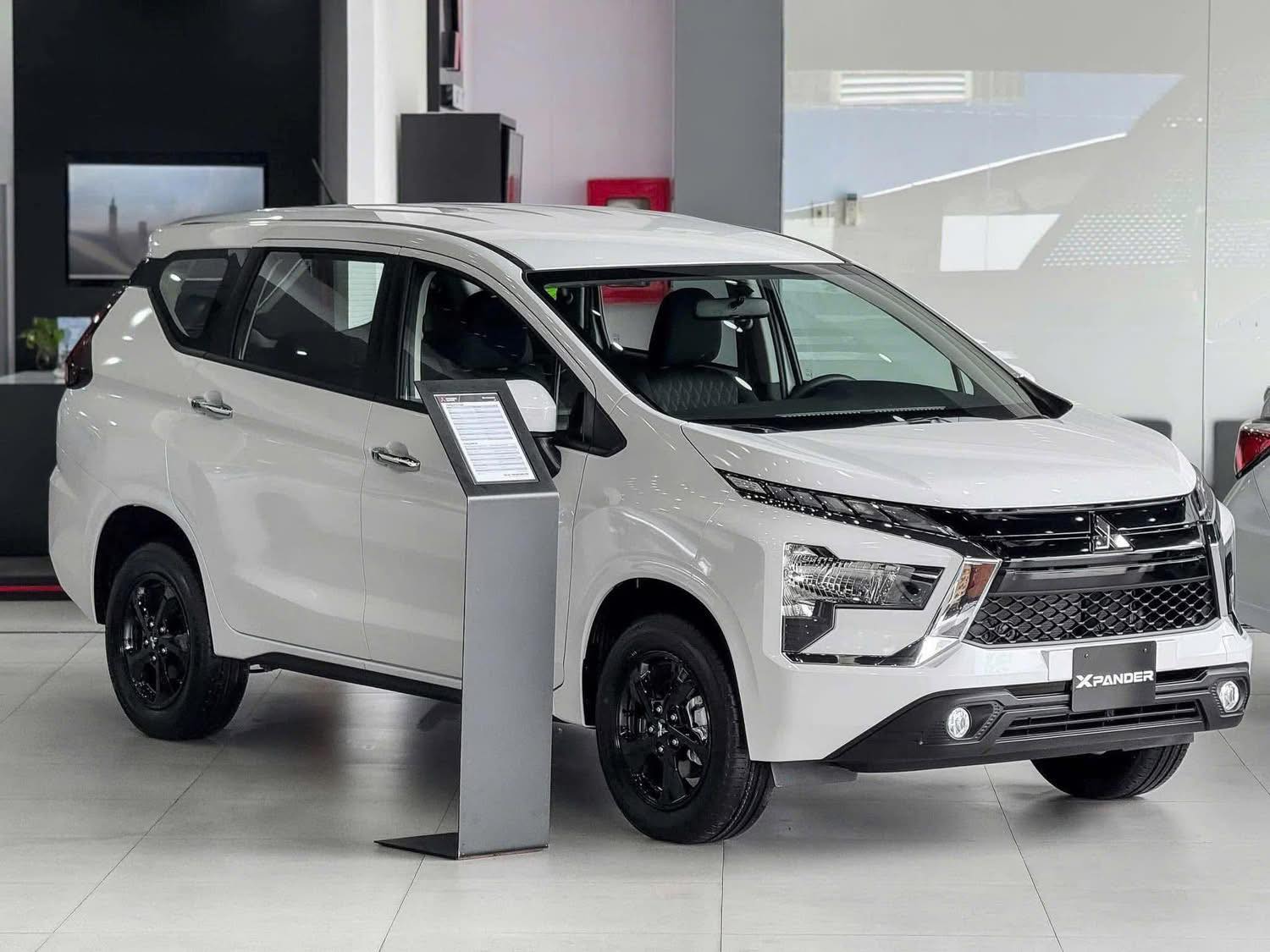 Hình ảnh xe MITSUBISHI XPANDER AT 2025