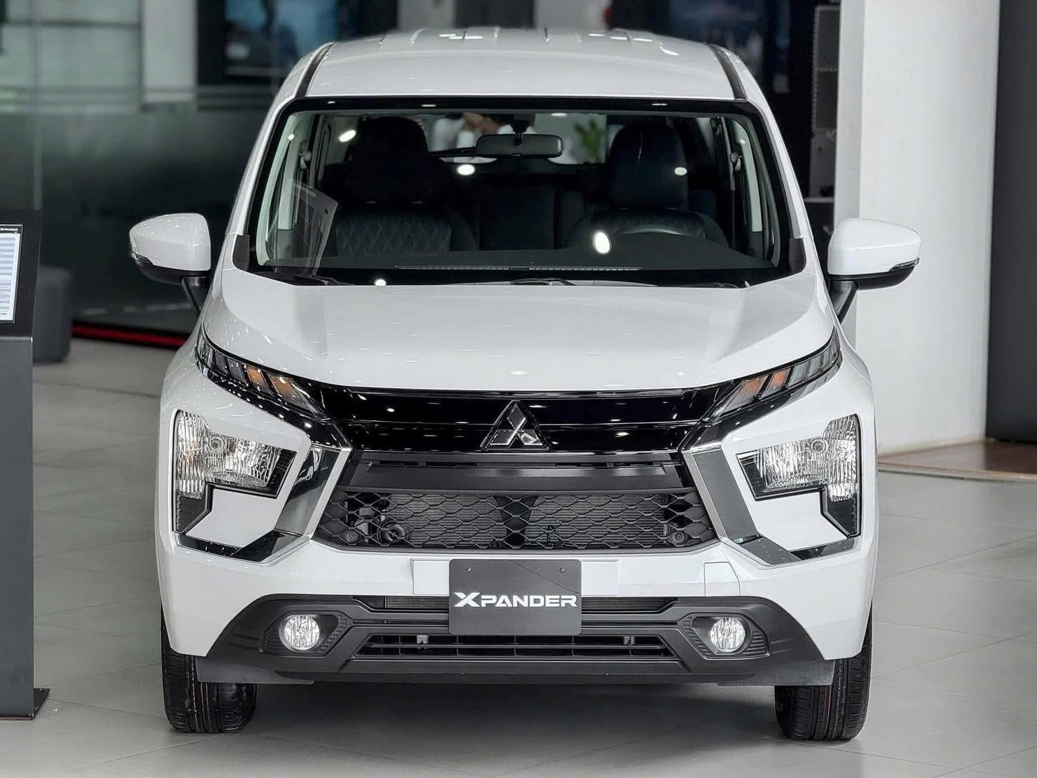 Hình ảnh xe MITSUBISHI XPANDER AT 2025