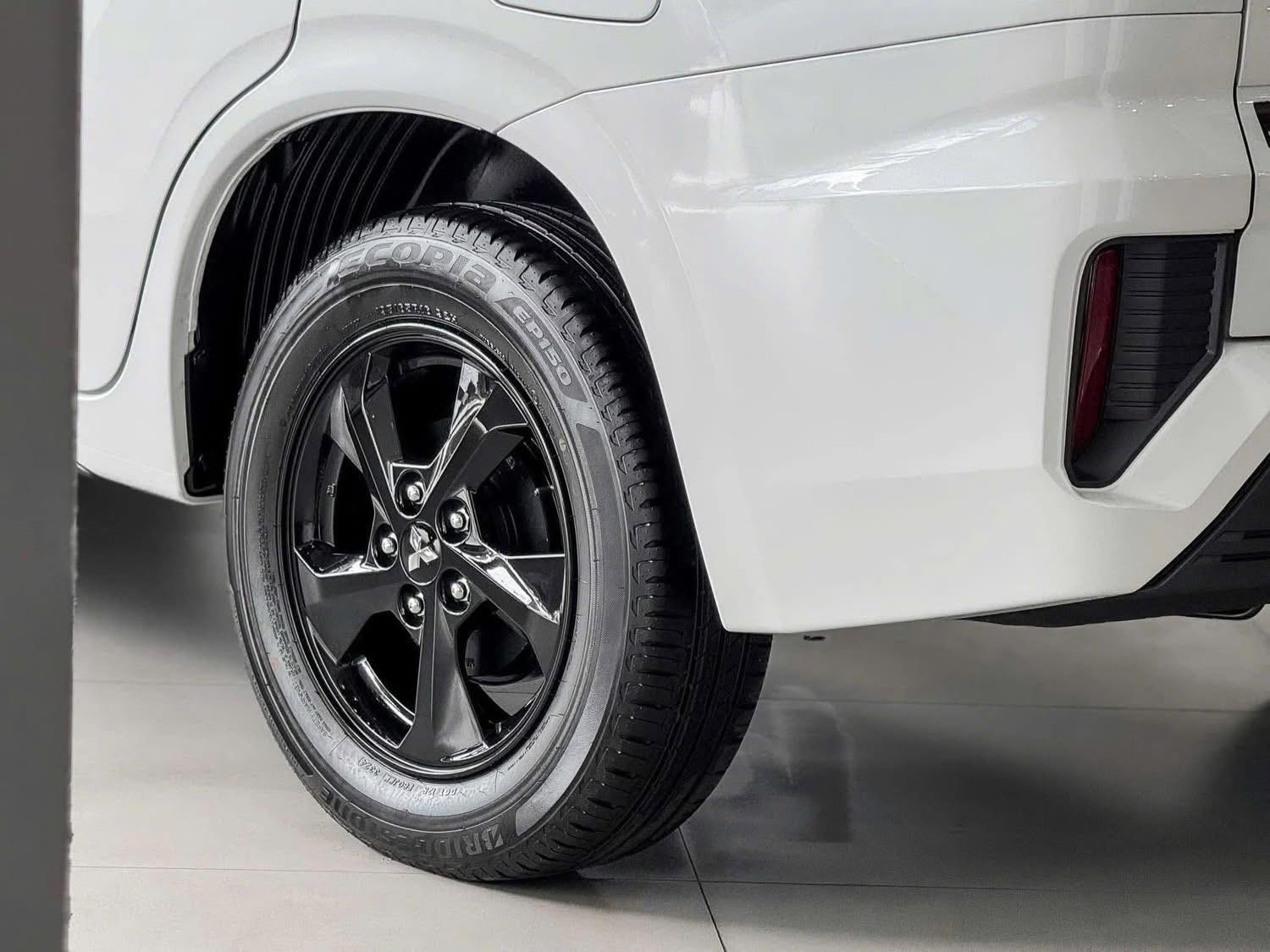 Hình ảnh xe MITSUBISHI XPANDER AT 2025