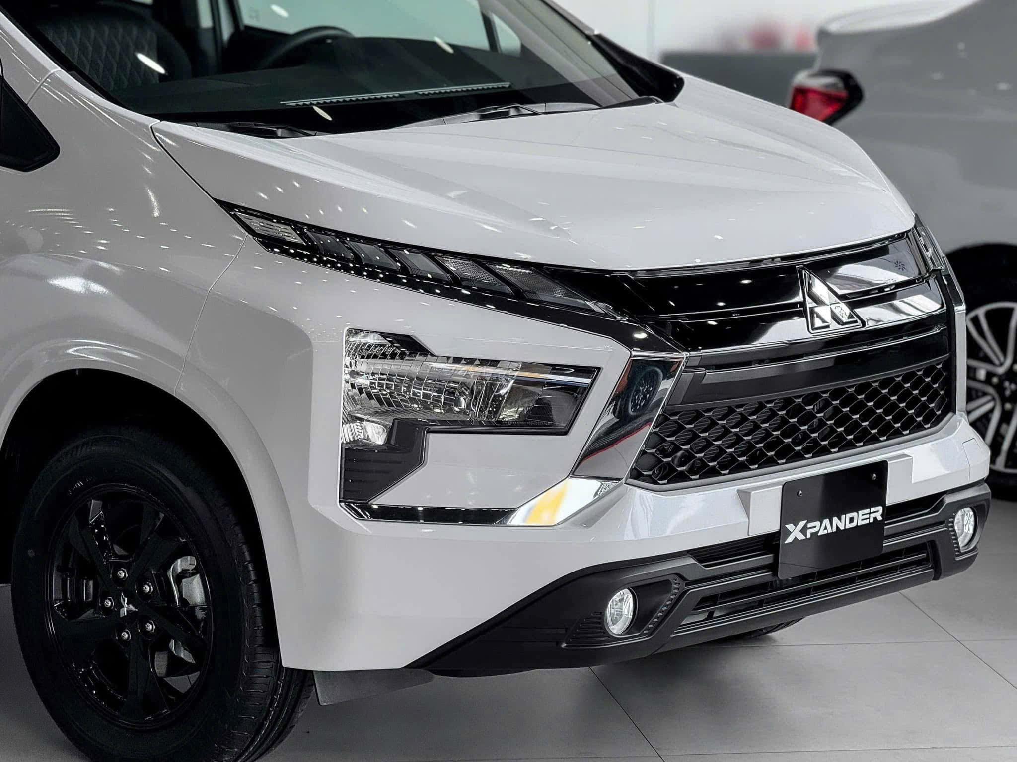 Hình ảnh xe MITSUBISHI XPANDER AT 2025