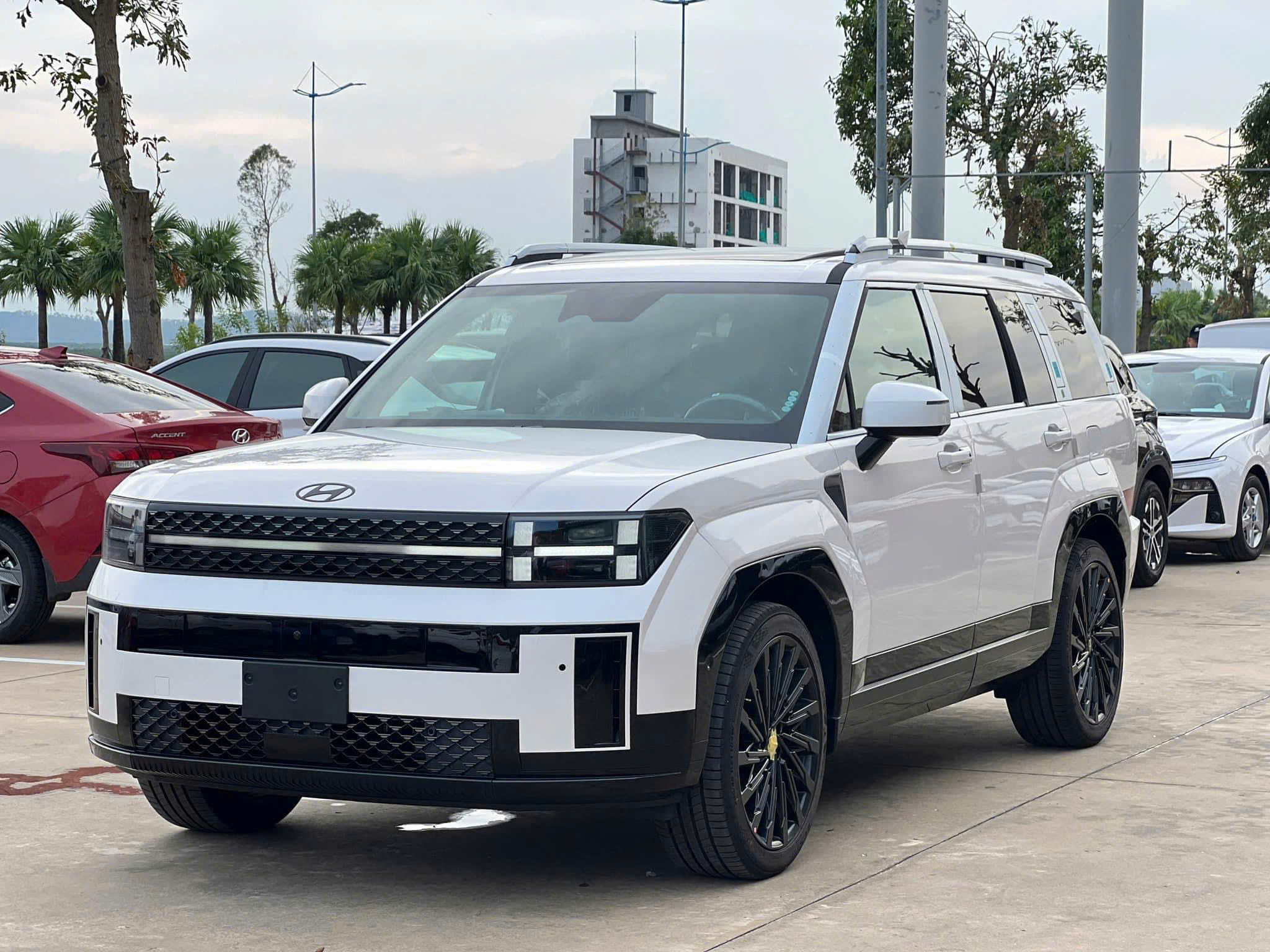 Hình ảnh xe HYUNDAI SANTA FE CALLIGRAPHY 2025 - TRẮNG