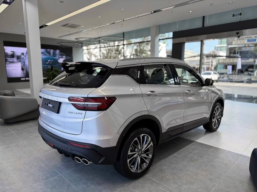 Hình ảnh xe GEELY COOLRAY PREMIUM MÀU BẠC 2025