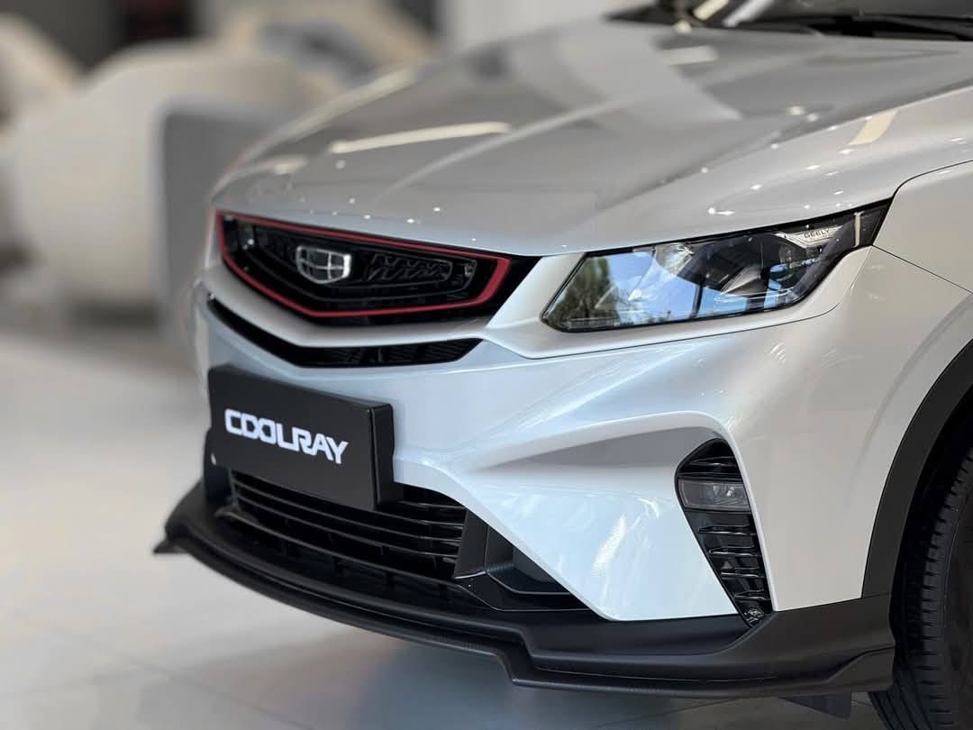 Hình ảnh xe GEELY COOLRAY PREMIUM MÀU BẠC 2025