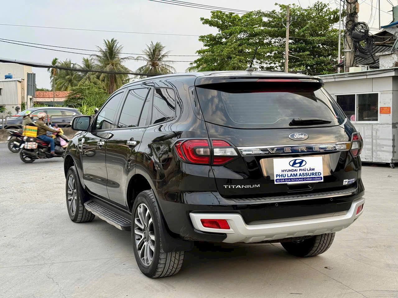 Hình ảnh xe FORD EVEREST TITANIUM 4X2 2020 - 48.000KM