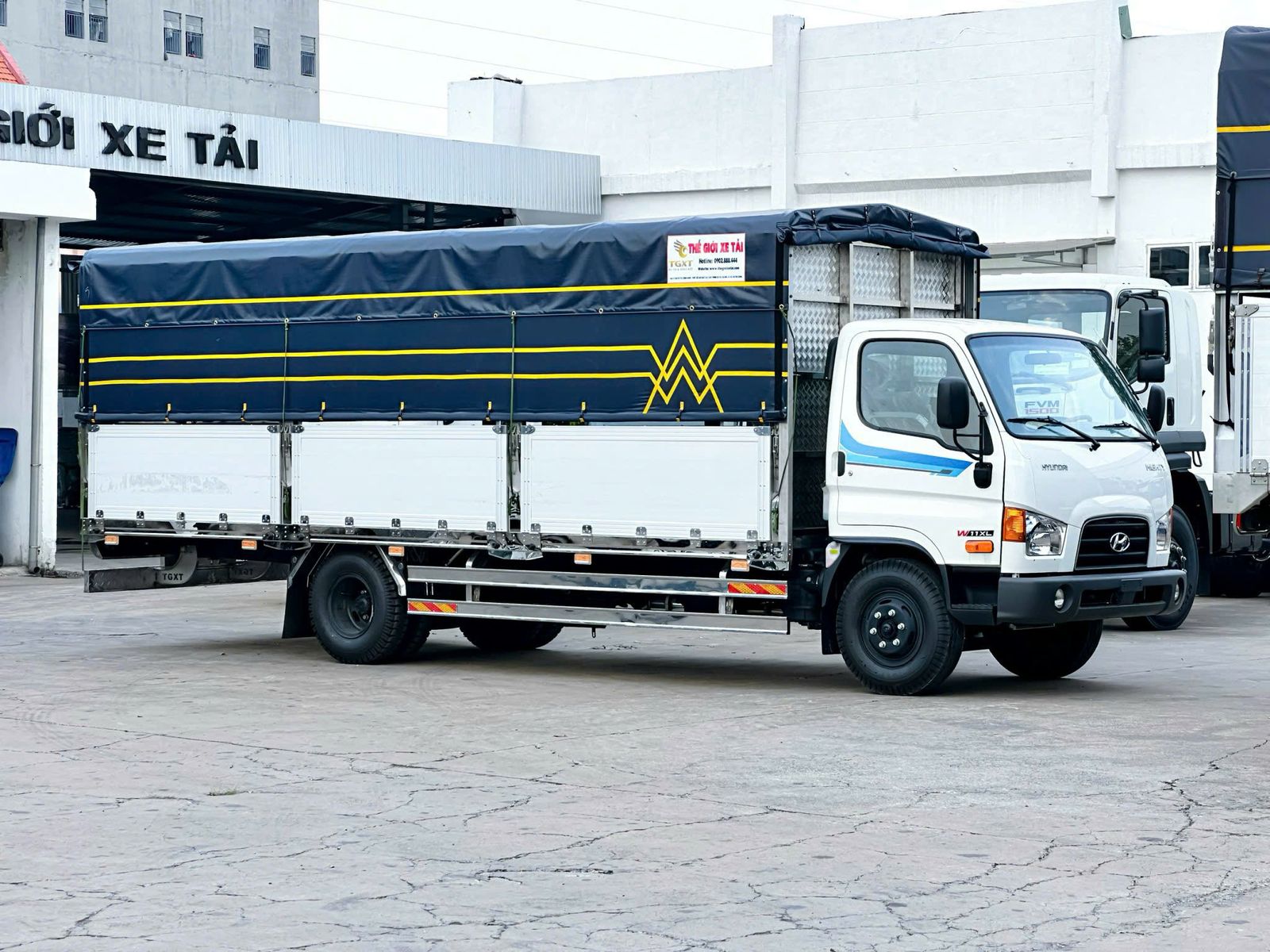 Hình ảnh xe HYUNDAI W11XL THÙNG BẠT BỬNG NHÔM