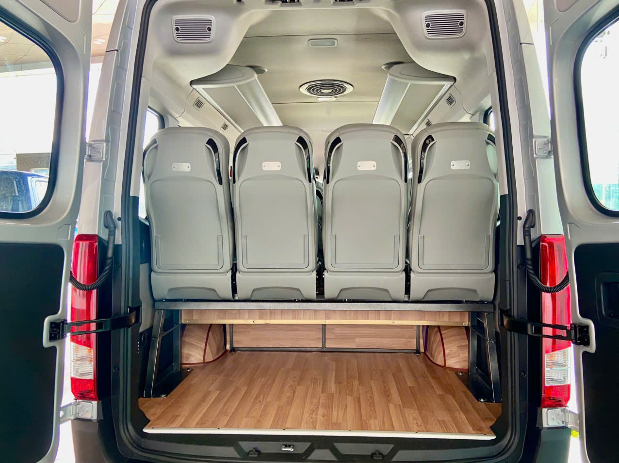 Hình ảnh xe HYUNDAI SOLATI EURO 5 2024