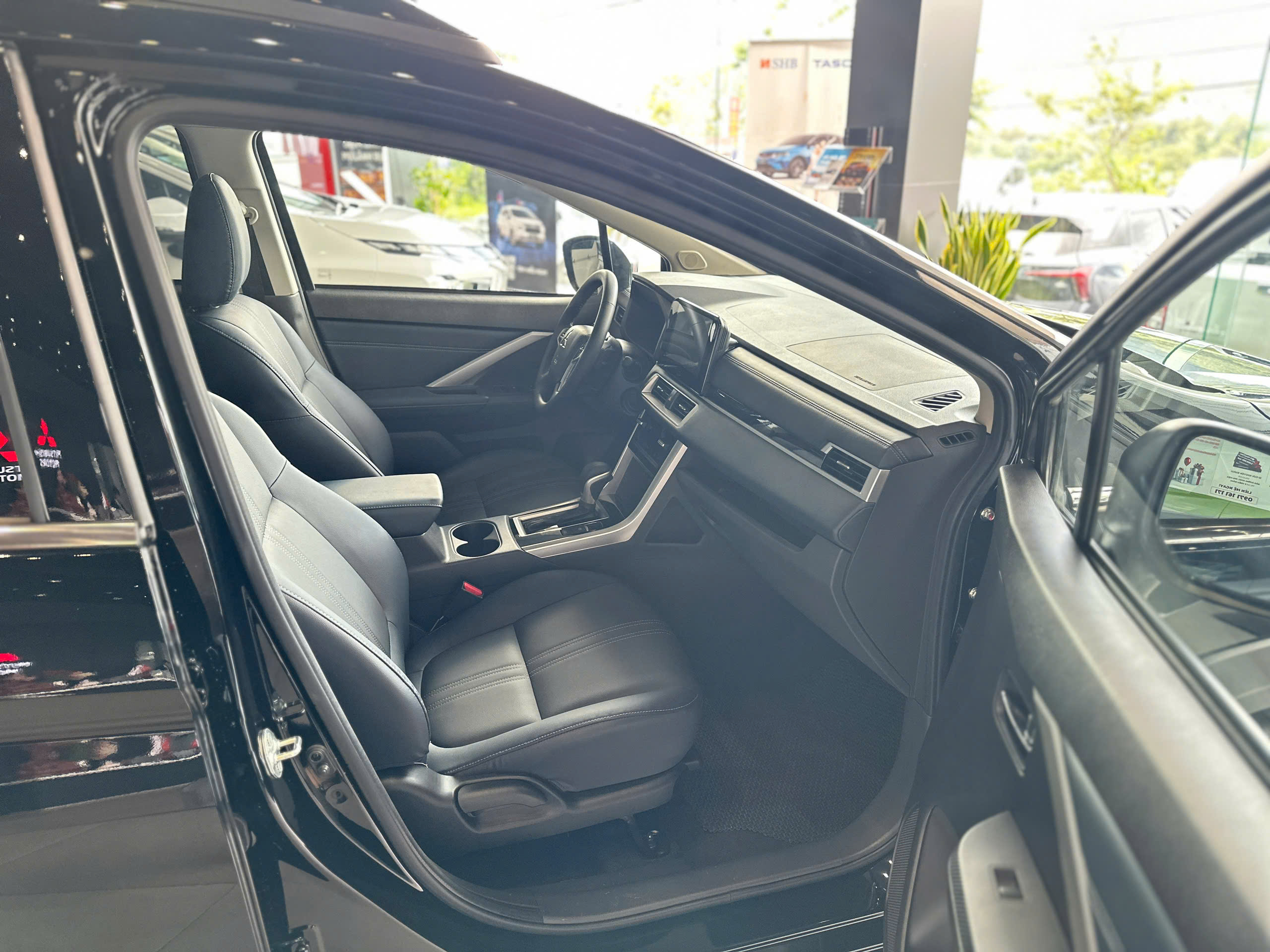 Hình ảnh xe MITSUBISHI XPANDER CROSS 2025