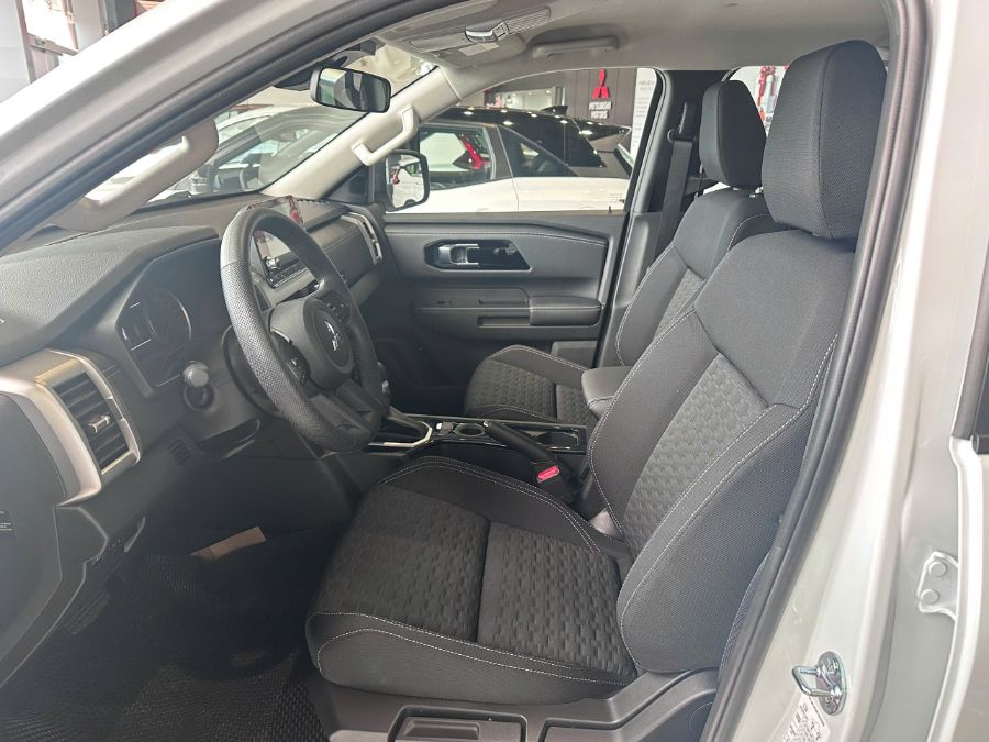 Hình ảnh xe MITSUBISHI TRITON GLX 4X2 2025