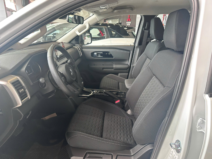 Hình ảnh xe MITSUBISHI TRITON GLX 4X2 2025