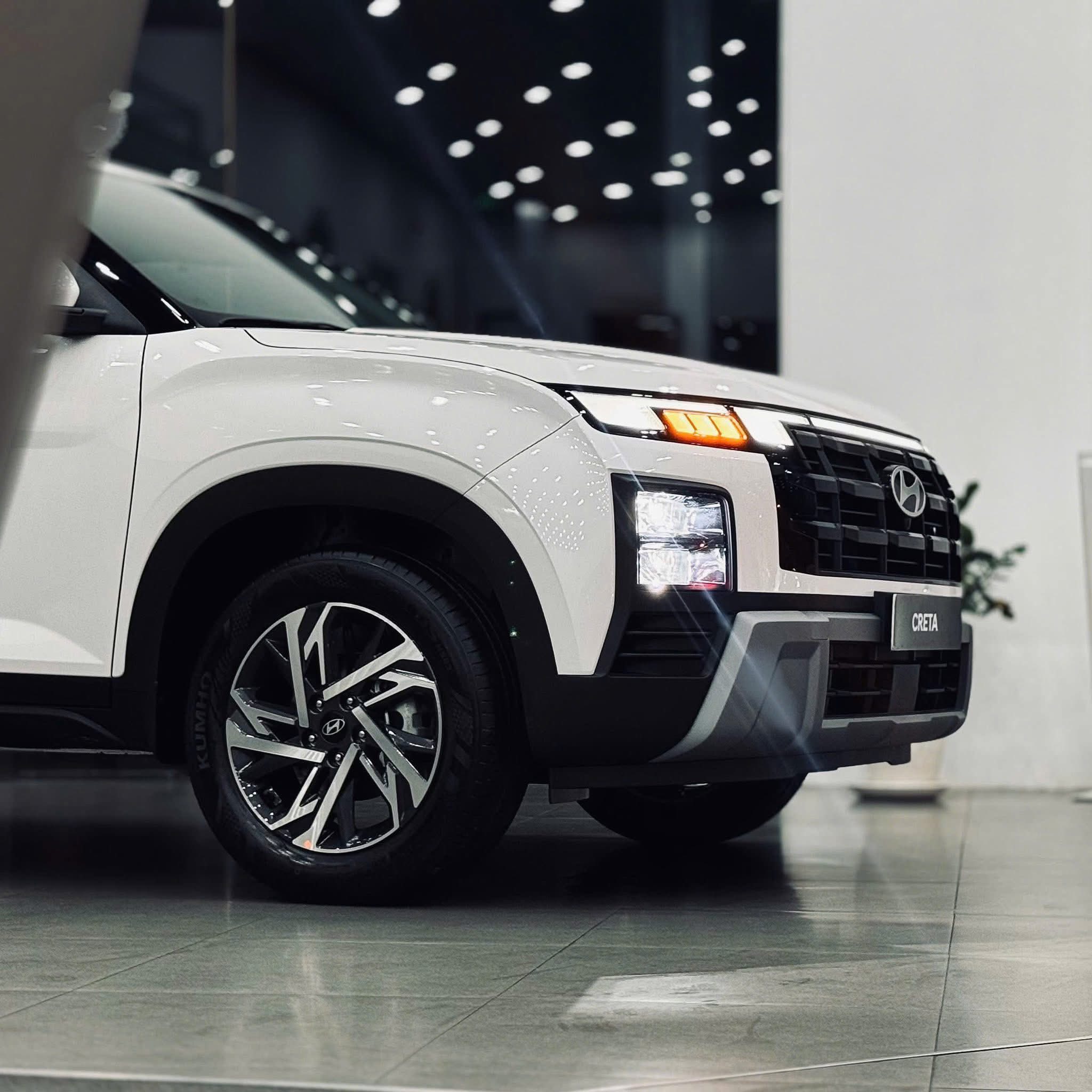 Hình ảnh xe HYUNDAI CRETA CAO CẤP 2025 - TRẮNG