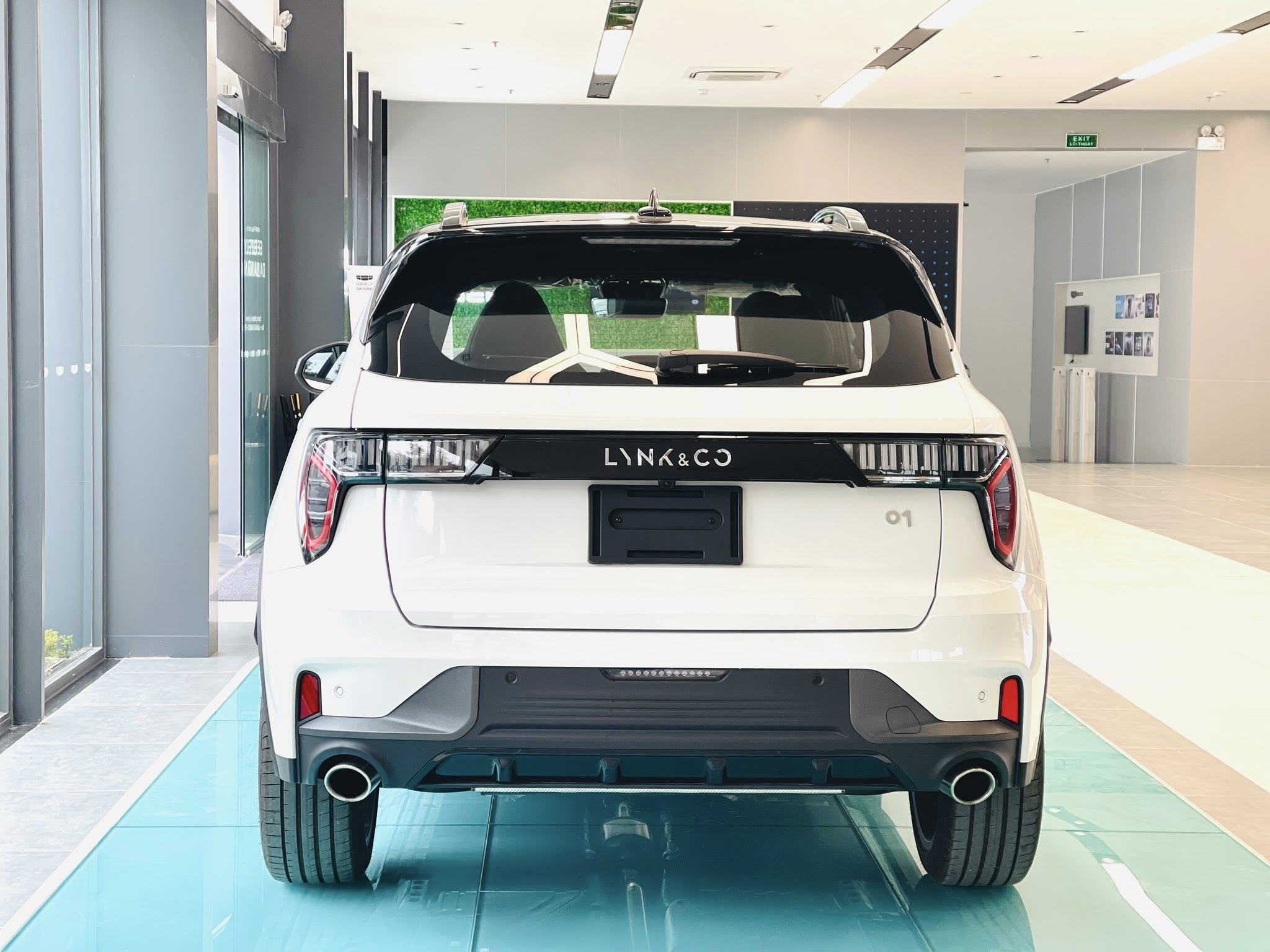 Hình ảnh xe LYNK & CO 01 HYPER - ĐỘNG CƠ 2.0 TURBO VỚI 15 TÍNH NĂNG ADAS THÔNG MINH