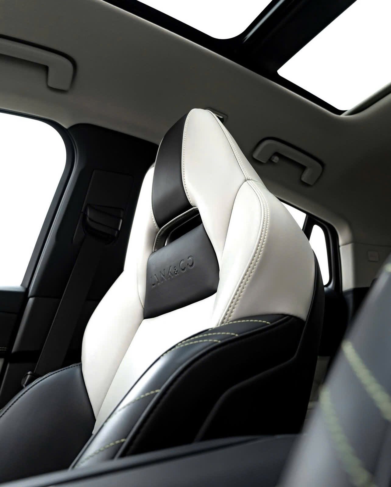 Hình ảnh xe LYNK & CO 05 SUV COUPE - ĐỘNG CƠ 2.0 TURBO VỚI 254 MÃ LỰC