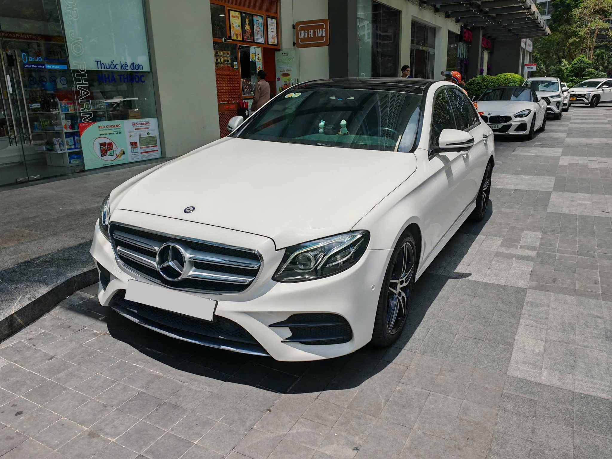 Hình ảnh xe MERCEDES-BENZ E-CLASS 300 AMG 2016 - 60.000KM