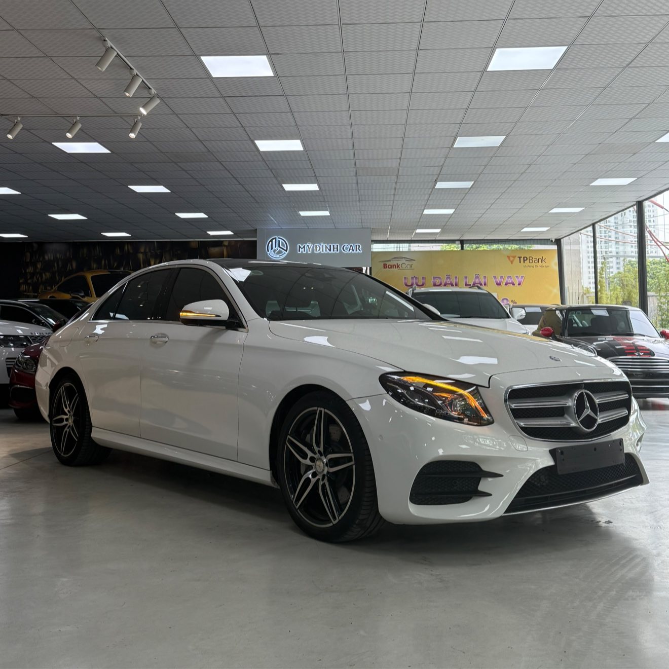 Hình ảnh xe MERCEDES-BENZ E-CLASS 300 AMG 2016 - 60.000KM