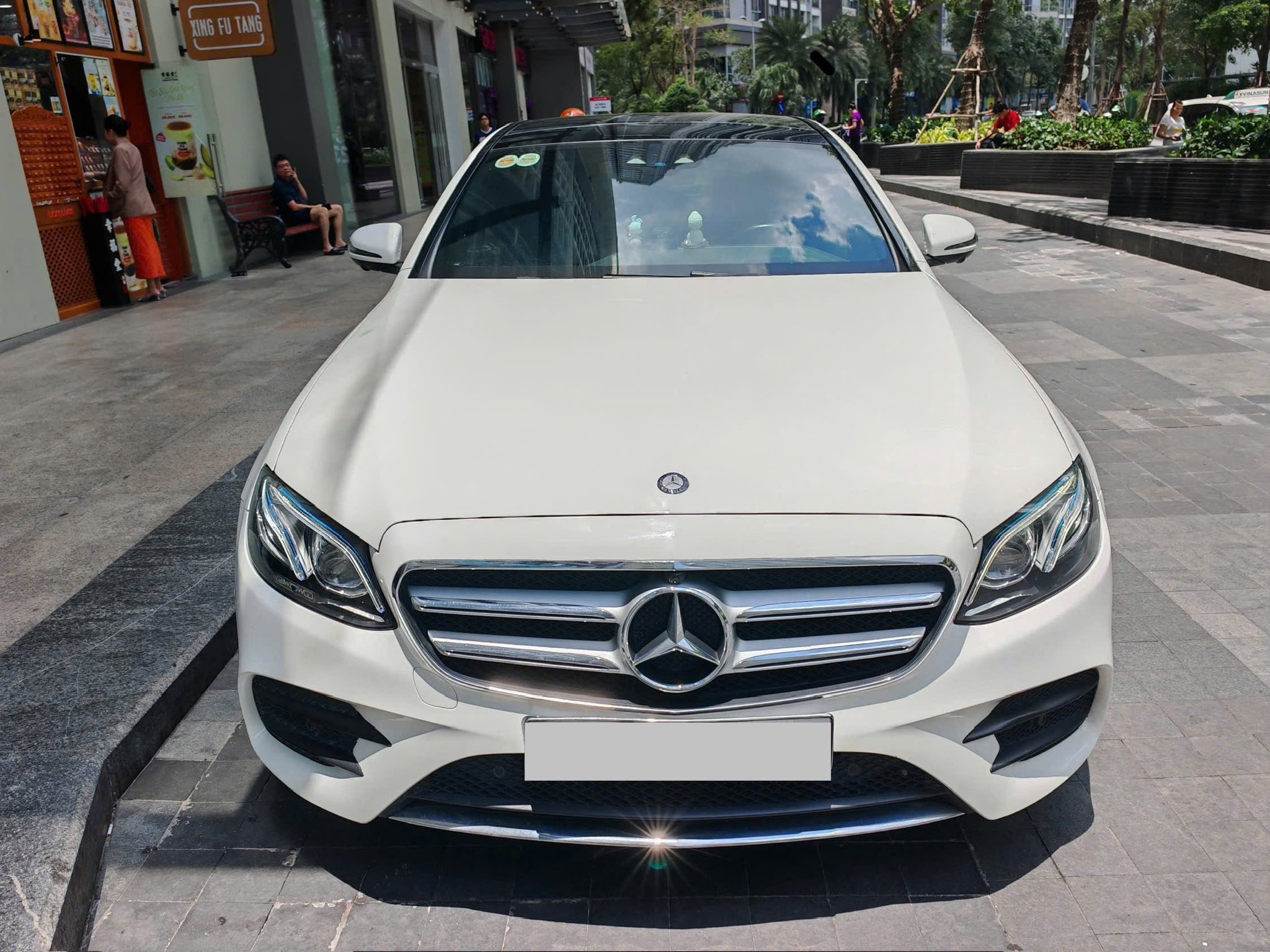Hình ảnh xe MERCEDES-BENZ E-CLASS 300 AMG 2016 - 60.000KM