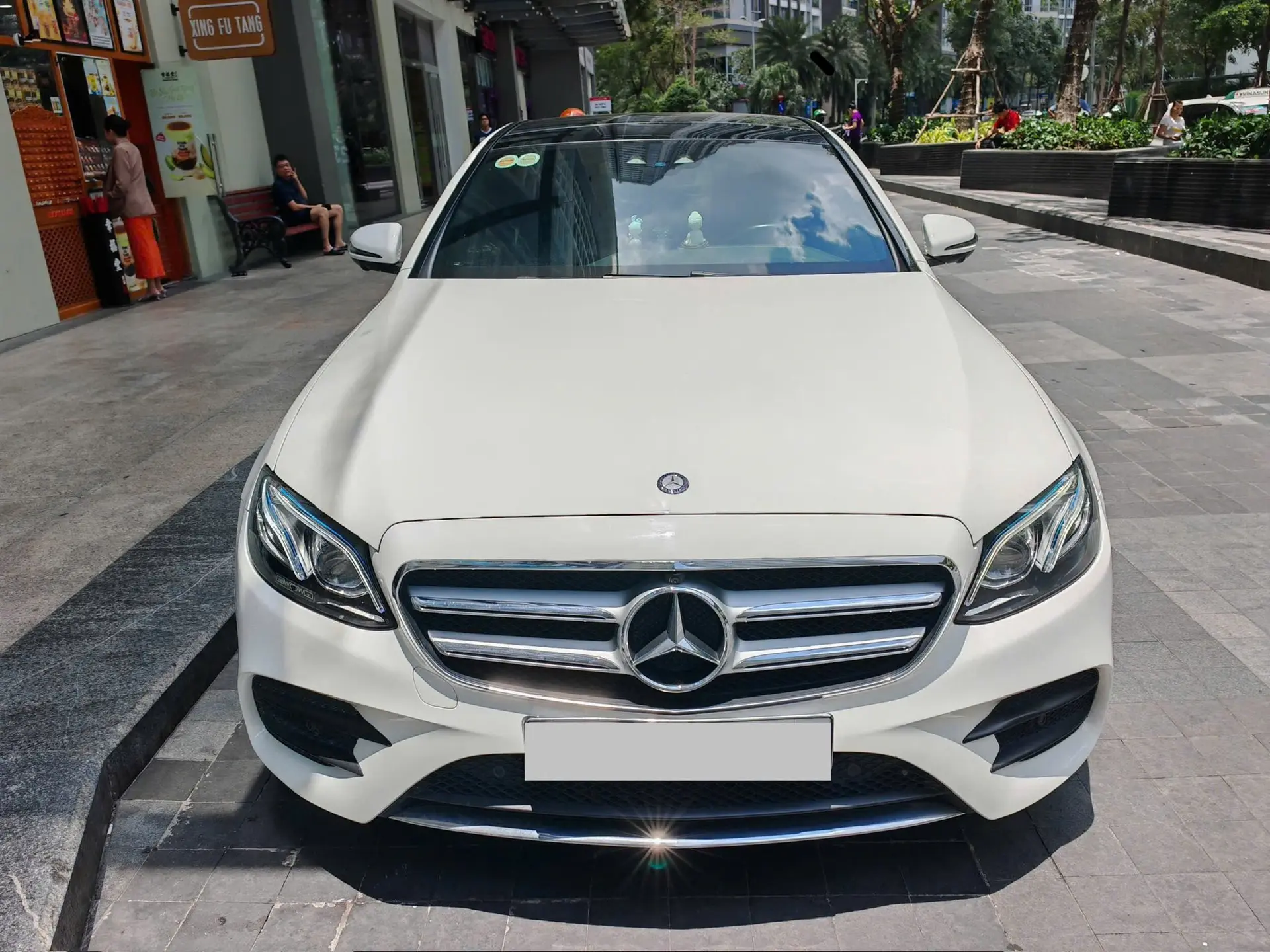 Hình ảnh xe MERCEDES-BENZ E-CLASS 300 AMG 2016 - 60.000KM
