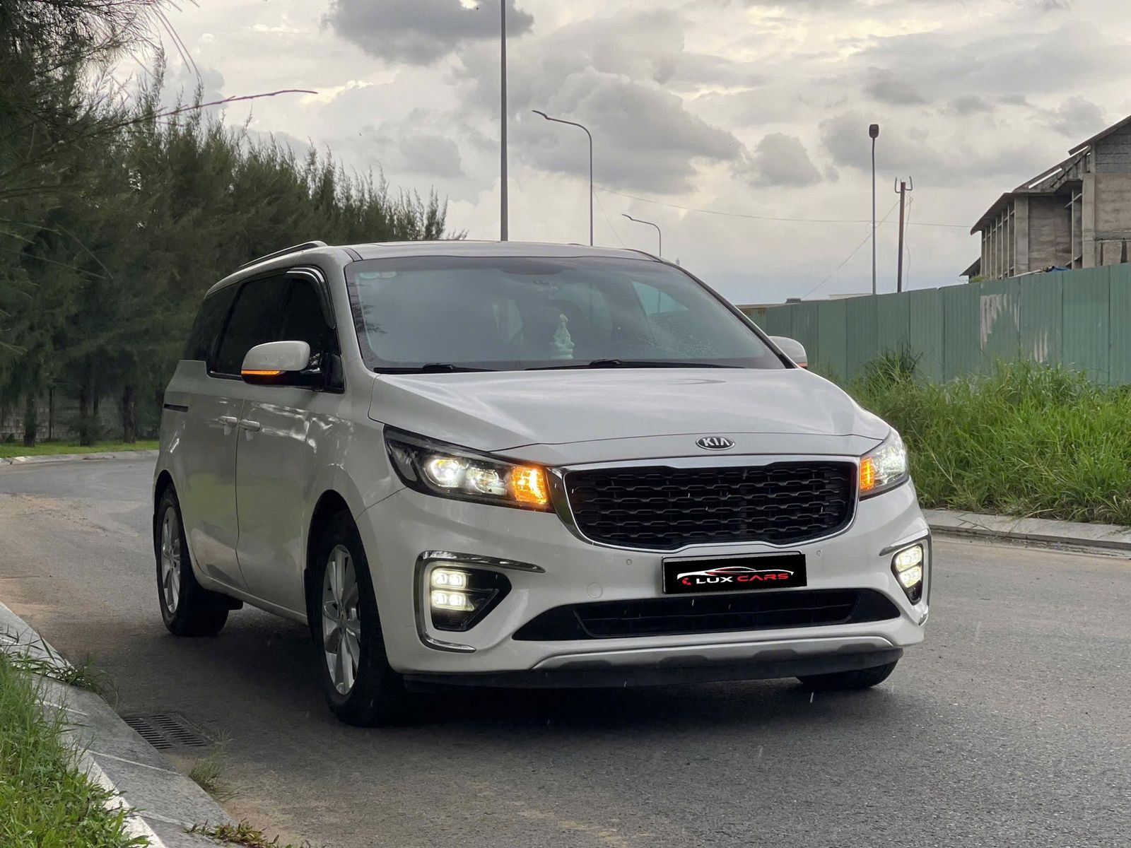 Hình ảnh xe KIA SEDONA 2.2 DAT 2019 - 100.000KM