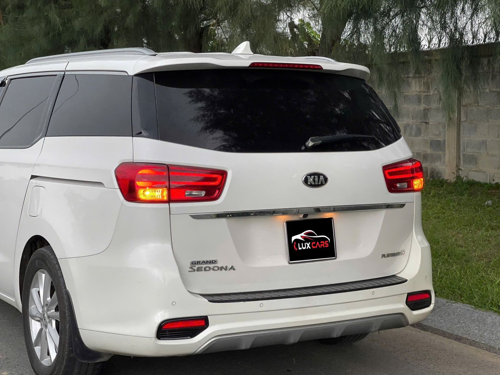 Hình ảnh xe KIA SEDONA 2.2 DAT 2019 - 100.000KM