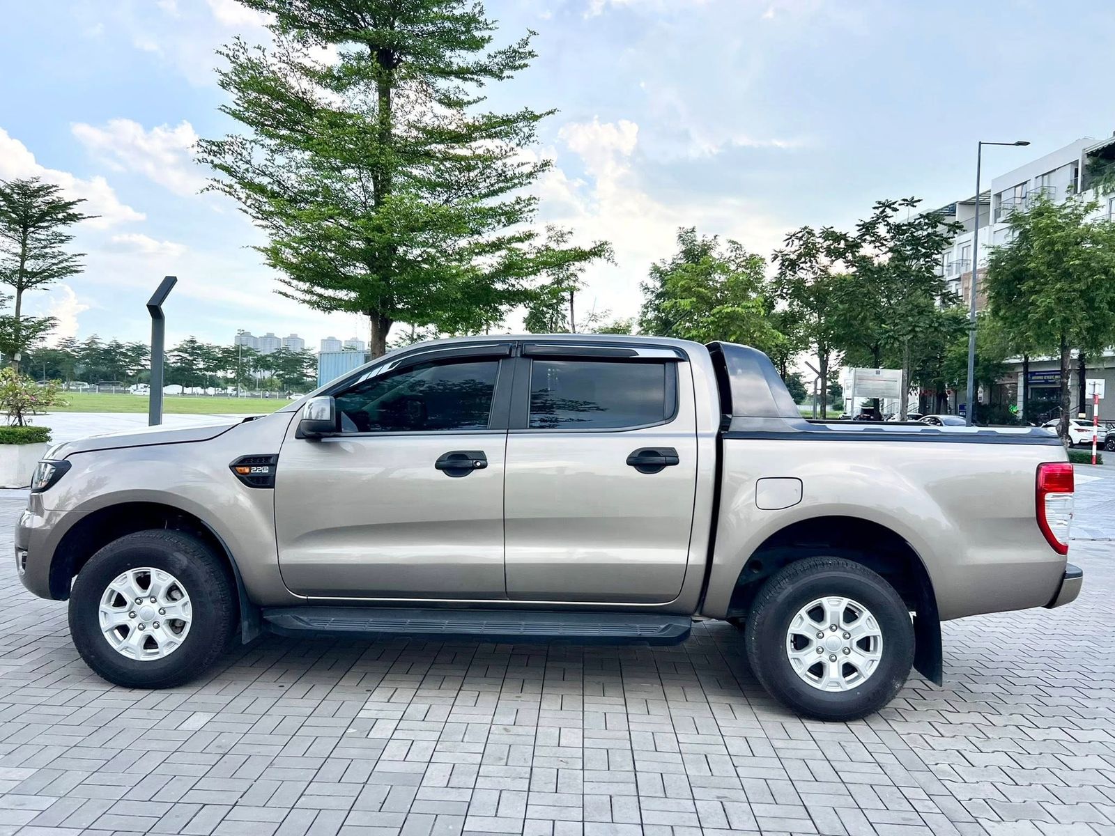 Hình ảnh xe FORD RANGER XLS 2.2L 4X2 AT 2020 - 45.000KM