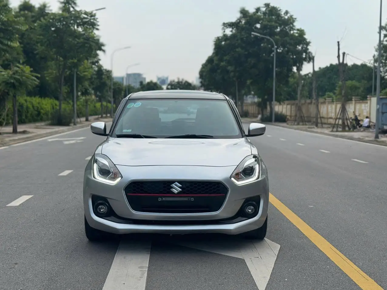 Hình ảnh xe SUZUKI SWIFT GLX 1.2 AT 2019 - 39.000KM