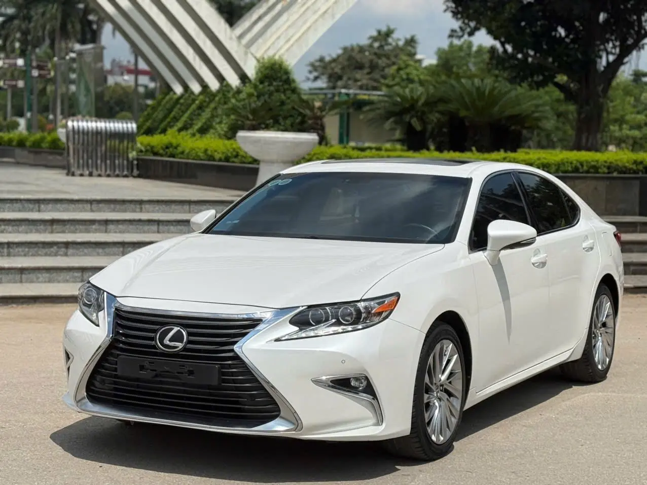 Hình ảnh xe LEXUS ES 250 nồi đồng cối đá Model 2016