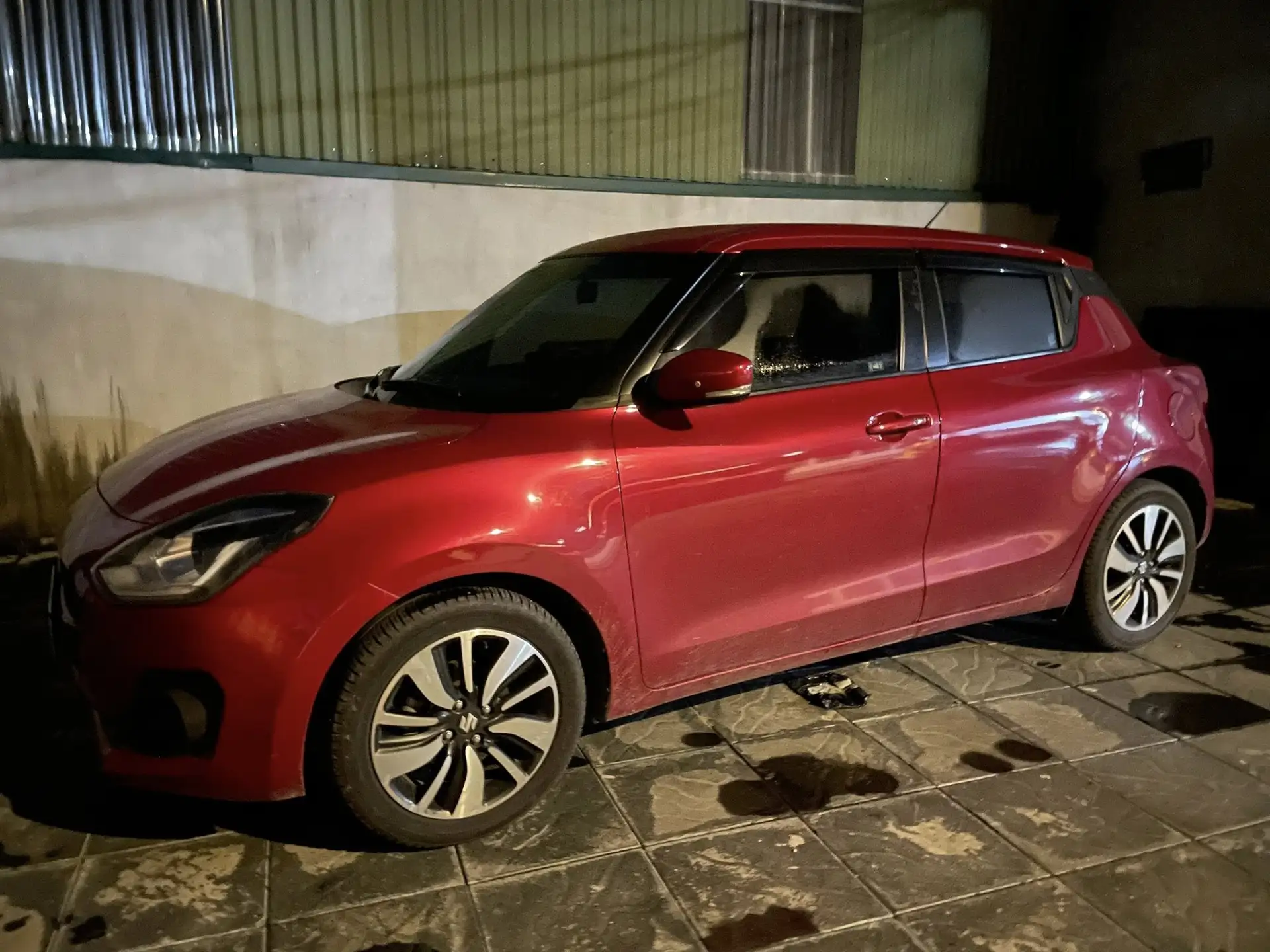 Hình ảnh xe SUZUKI SWIFT GLX 2019 - 80.000KM