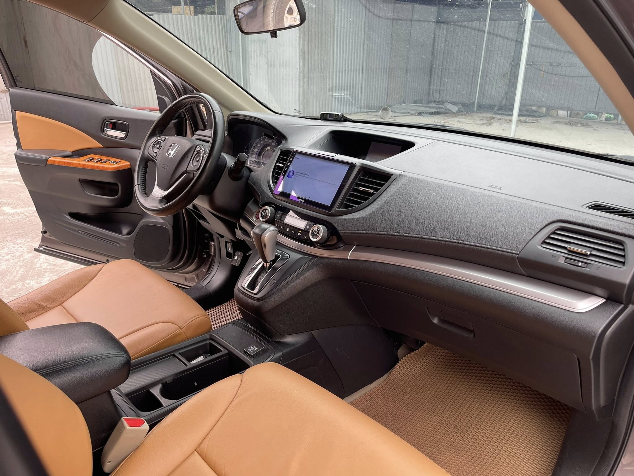 Hình ảnh xe Honda CRV 2.0L AT sản xuất 2015 fom 2016 màu Titan