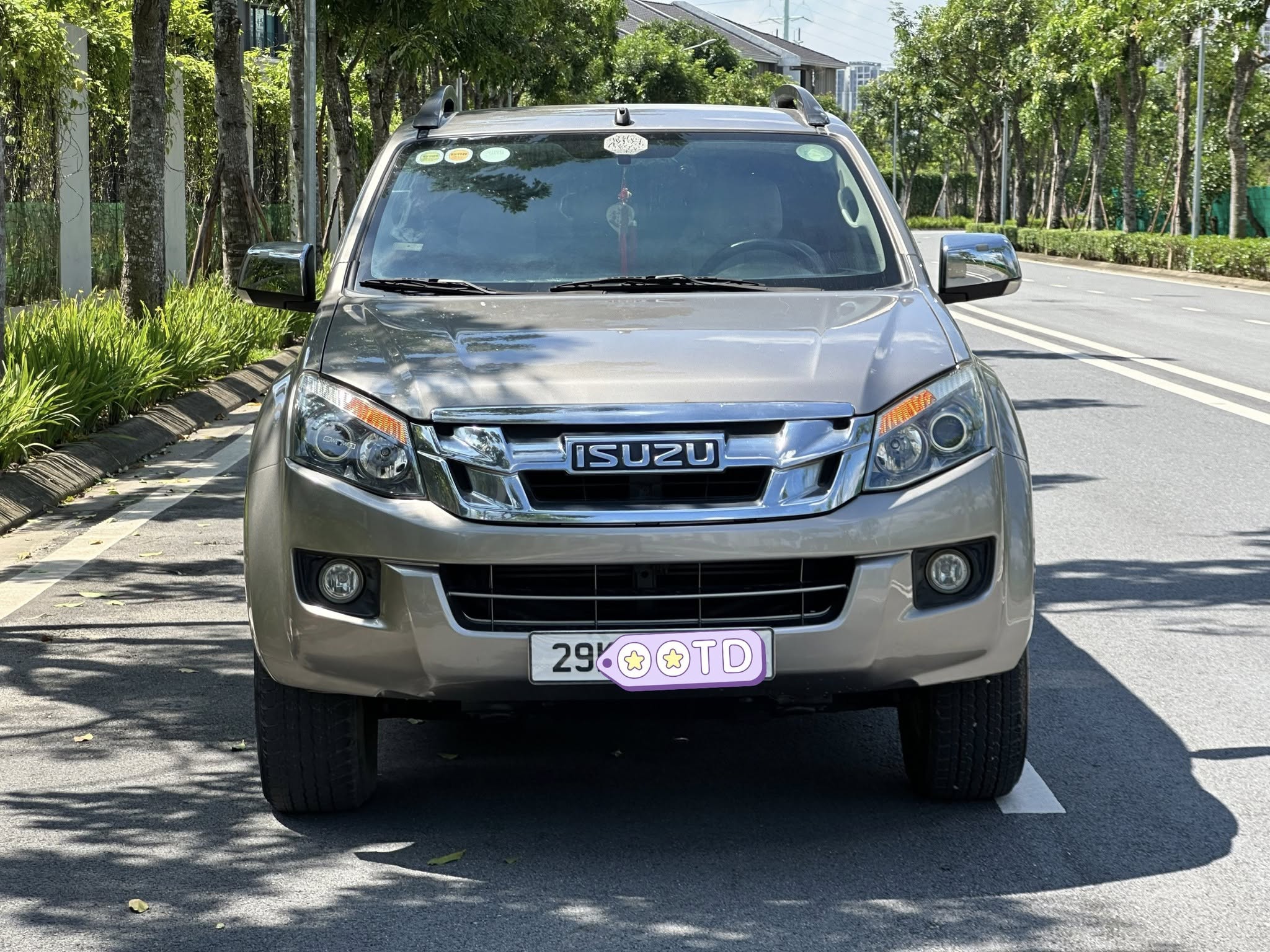 Hình ảnh xe Isuzu Dmax LS 2.5 4X4 AT, sản xuất năm 2015