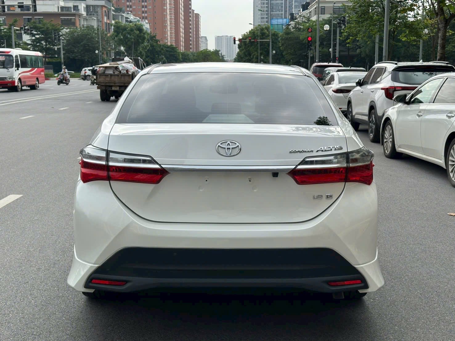 Hình ảnh xe TOYOTA COROLLA ALTIS 1.8G 2021- 16.000km