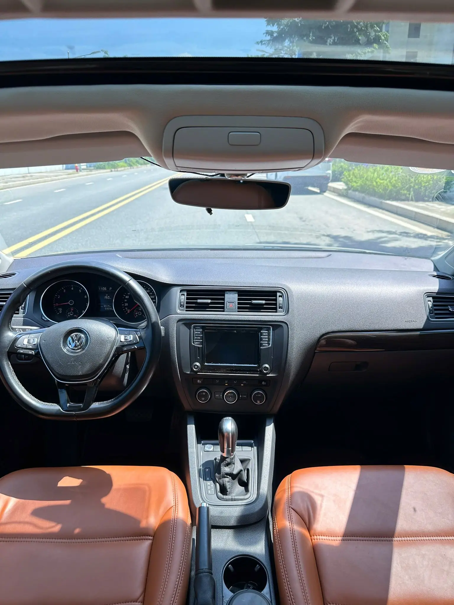 Hình ảnh xe VOLKSWAGEN JETTA 1.4 TFSI 2018 - 69.000KM