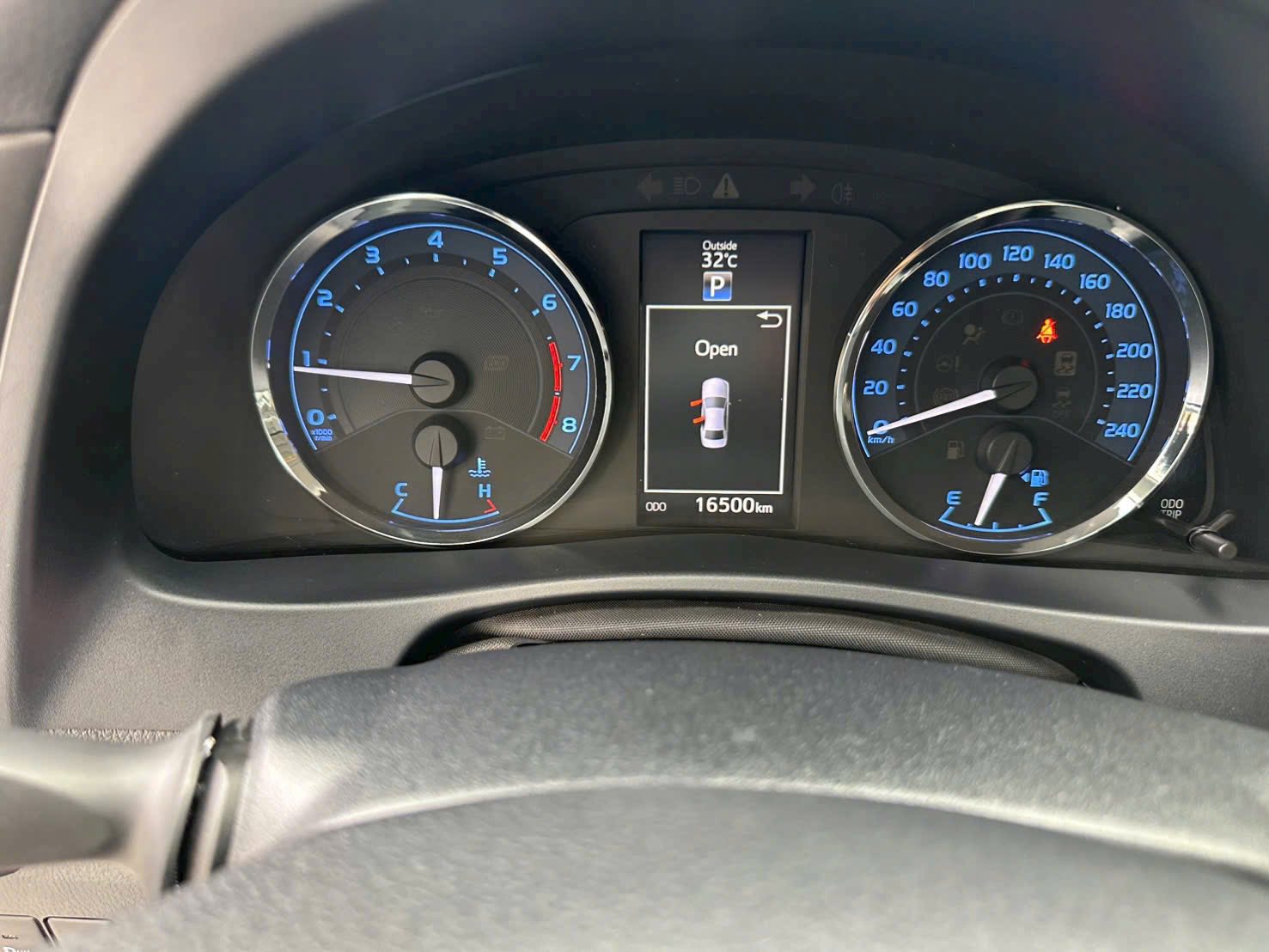 Hình ảnh xe TOYOTA COROLLA ALTIS 1.8G 2021- 16.000km