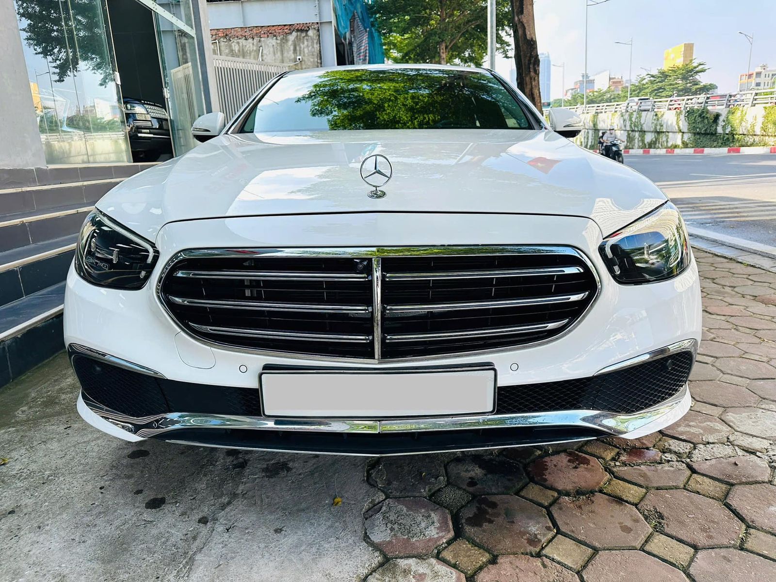 Hình ảnh xe Mec E200 Exclusive V1 sx 2022 một chủ
