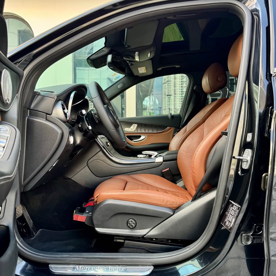 Hình ảnh xe MERCEDES-BENZ GLC 300 4 MATIC 2017 - 85.000KM