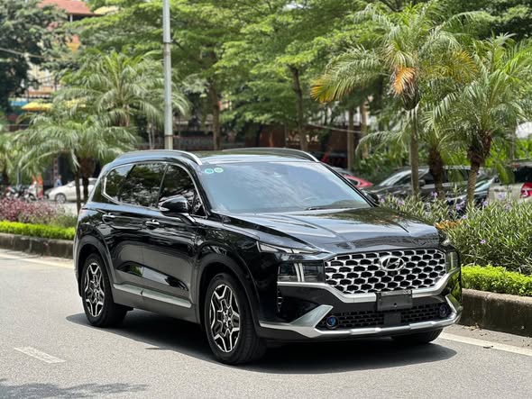 Hình ảnh xe HYUNDAI SANTA FE CAO CẤP 2.2L HTRAC 2022 - 48.000KM