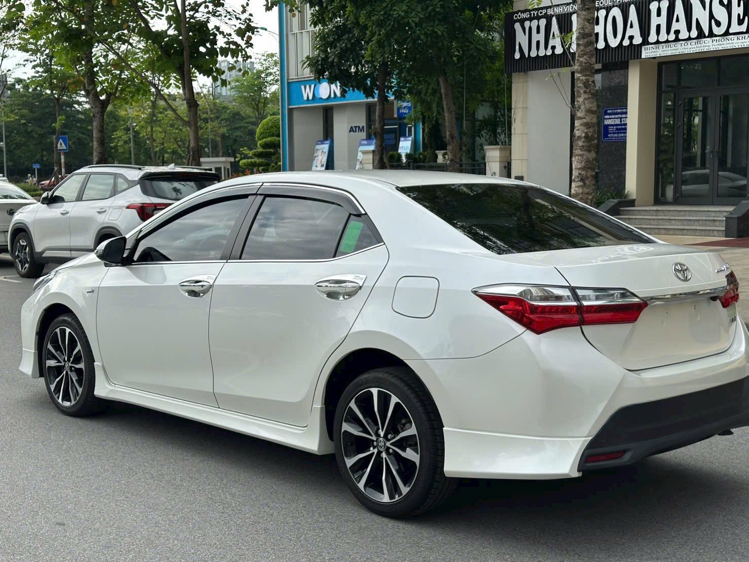 Hình ảnh xe TOYOTA COROLLA ALTIS 1.8G 2021- 16.000km