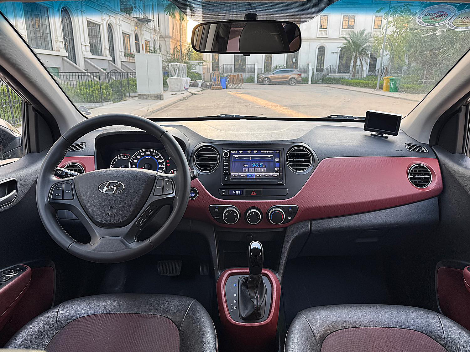 Hình ảnh xe HYUNDAI I10 GRAND 1.2 AT 2018 - 110.000KM