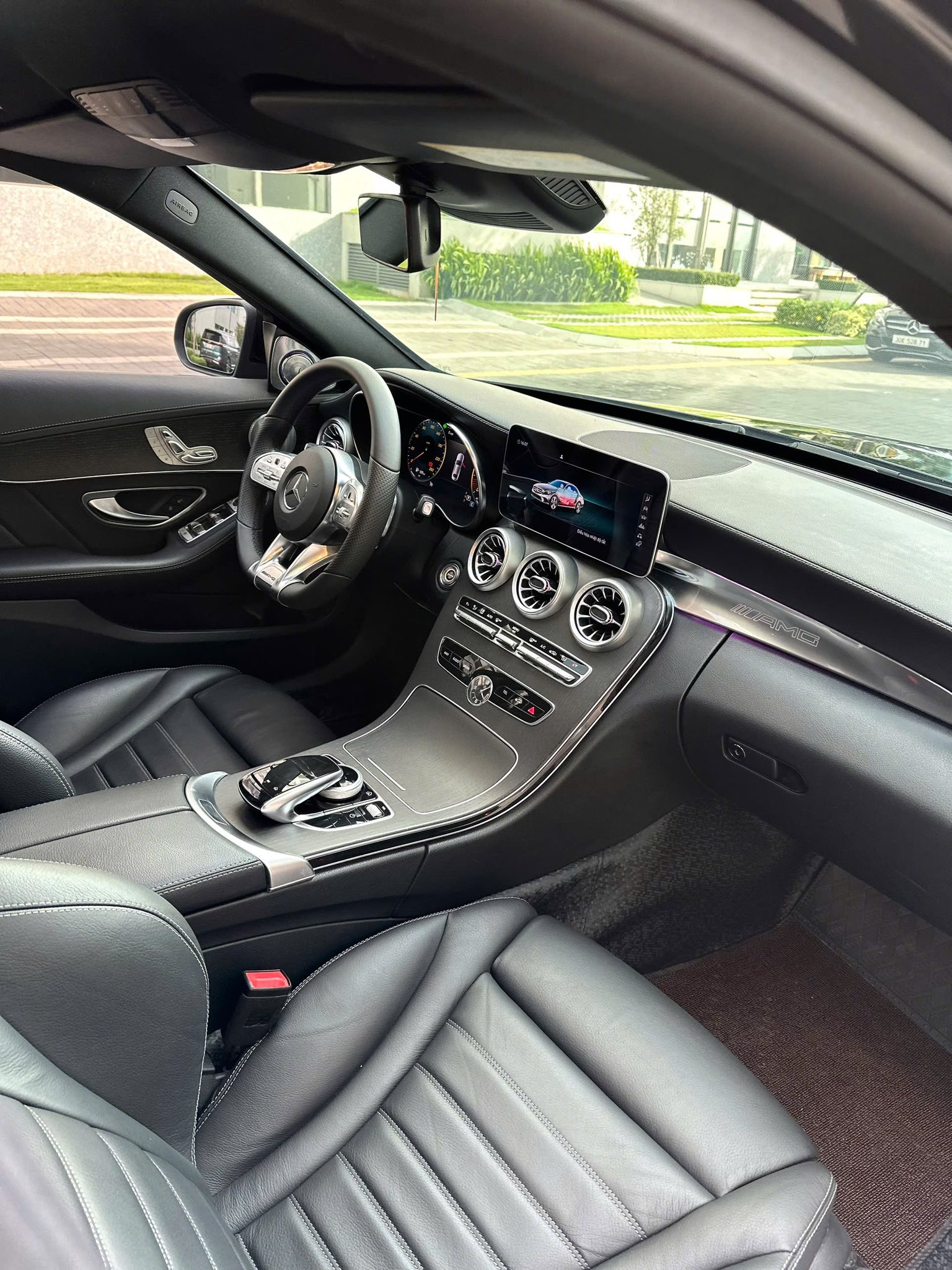 Hình ảnh xe C300 AMG sx 2019 , model 2020 màu Xanh , nội thất đen