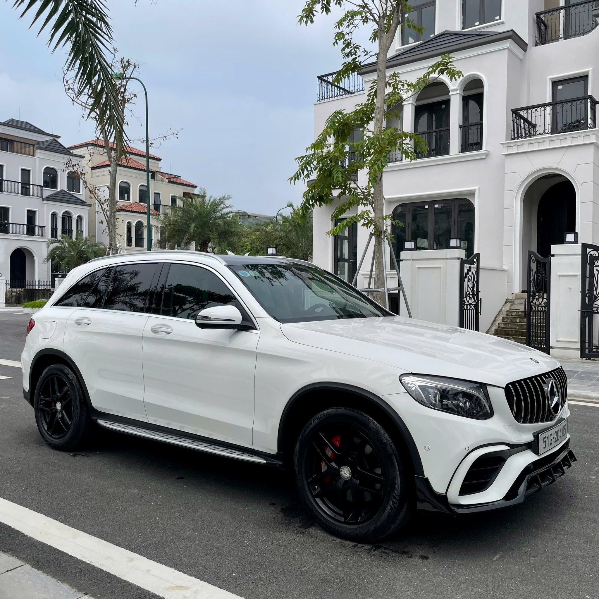 Hình ảnh xe MERCEDES-BENZ GLC 300 4 MATIC 2016 - 110.000KM