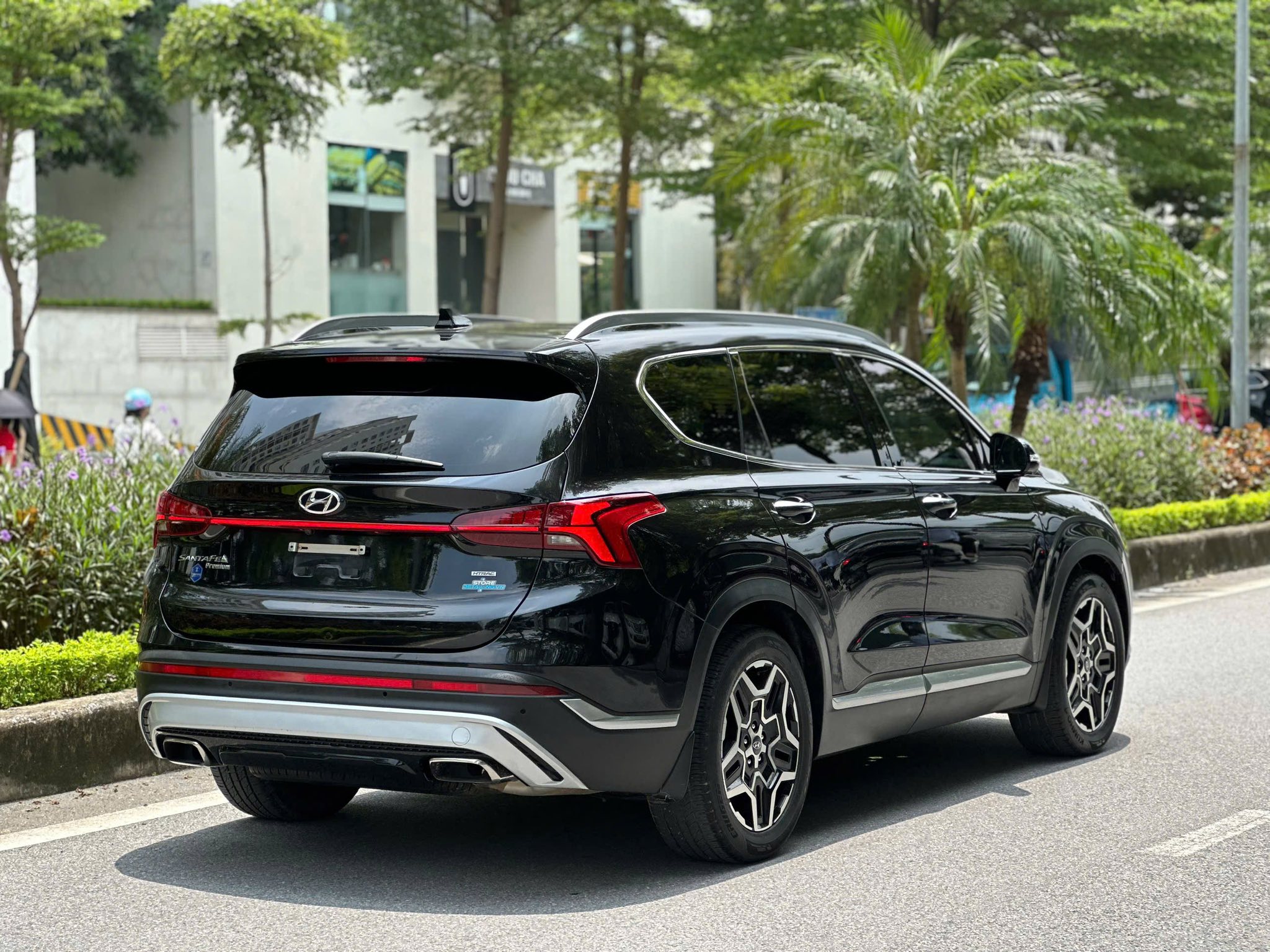 Hình ảnh xe HYUNDAI SANTA FE CAO CẤP 2.2L HTRAC 2022 - 48.000KM