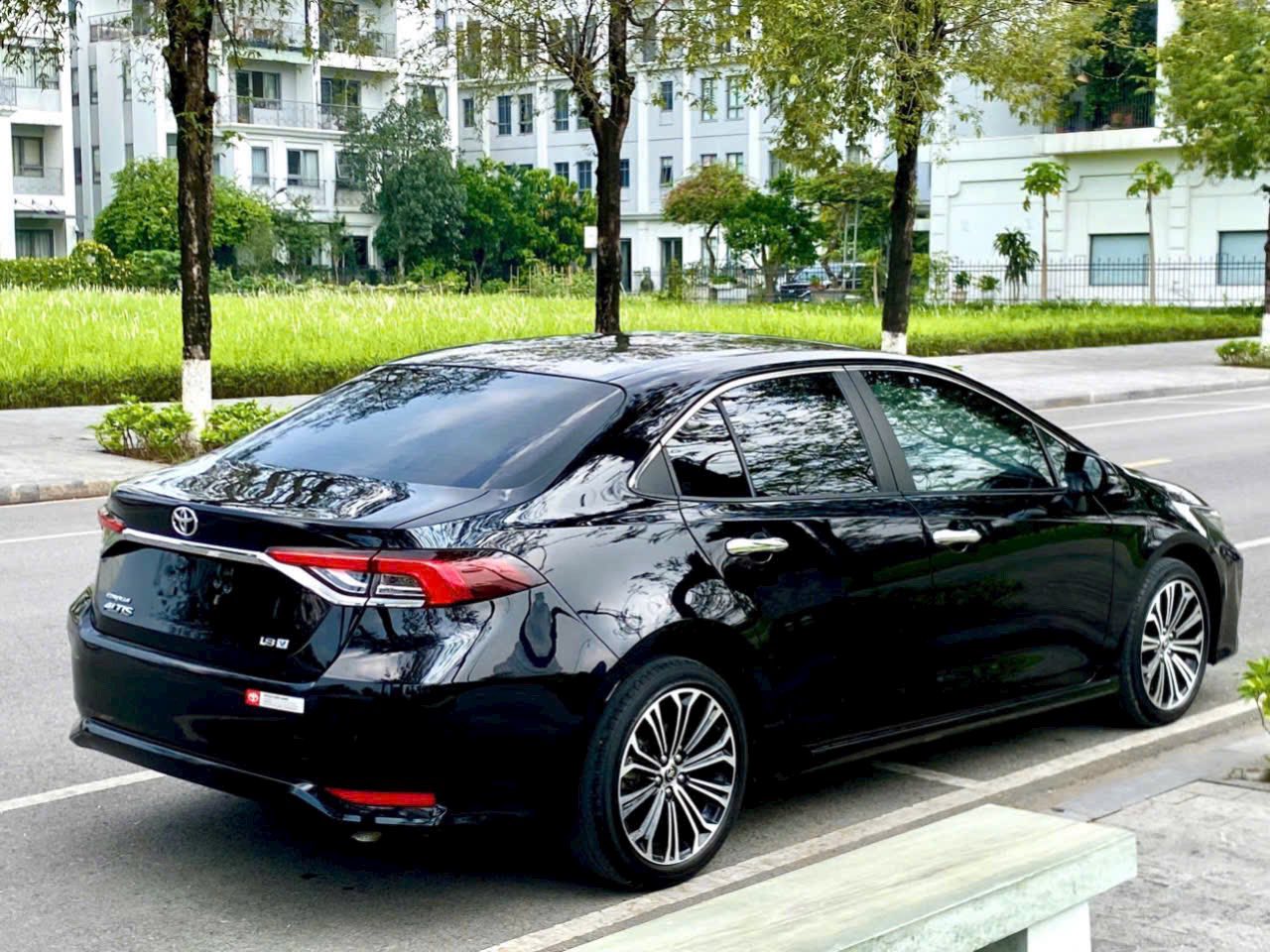 Hình ảnh xe TOYOTA COROLLA ALTIS 1.8V- CVT 2023 - 28.000KM