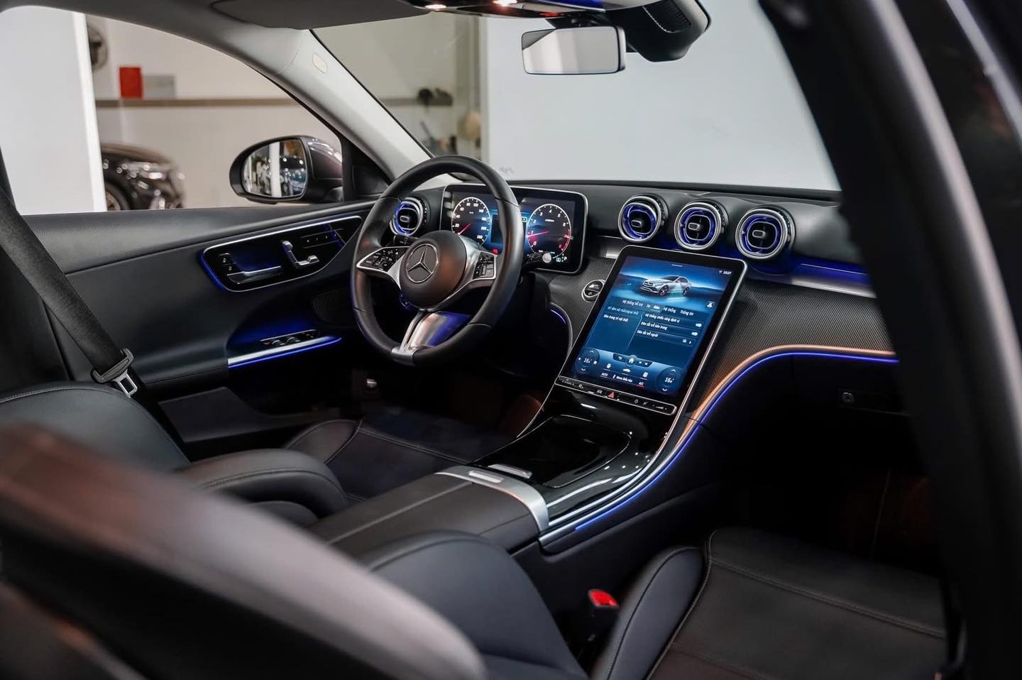 Hình ảnh xe MERCEDES-BENZ C-CLASS 200 2022 - 11.000KM