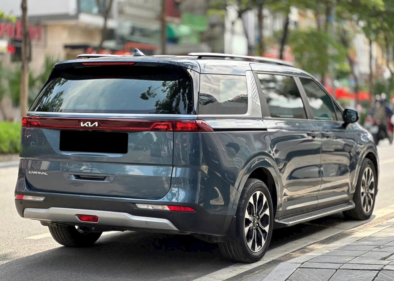 Hình ảnh xe KIA CARNIVAL 2.D PREMIUM 2022 - 76.000KM