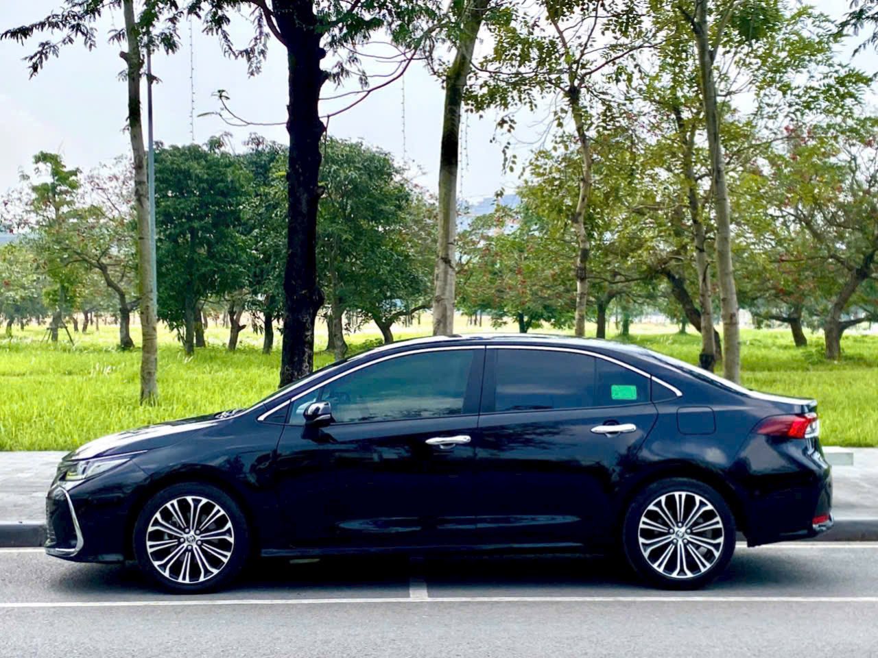 Hình ảnh xe TOYOTA COROLLA ALTIS 1.8V- CVT 2023 - 28.000KM