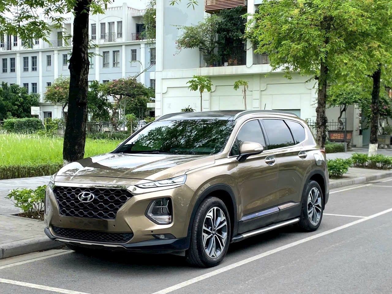 Hình ảnh xe HYUNDAI SANTA FE 2.2D PREMIUM 2019 - 68.000KM