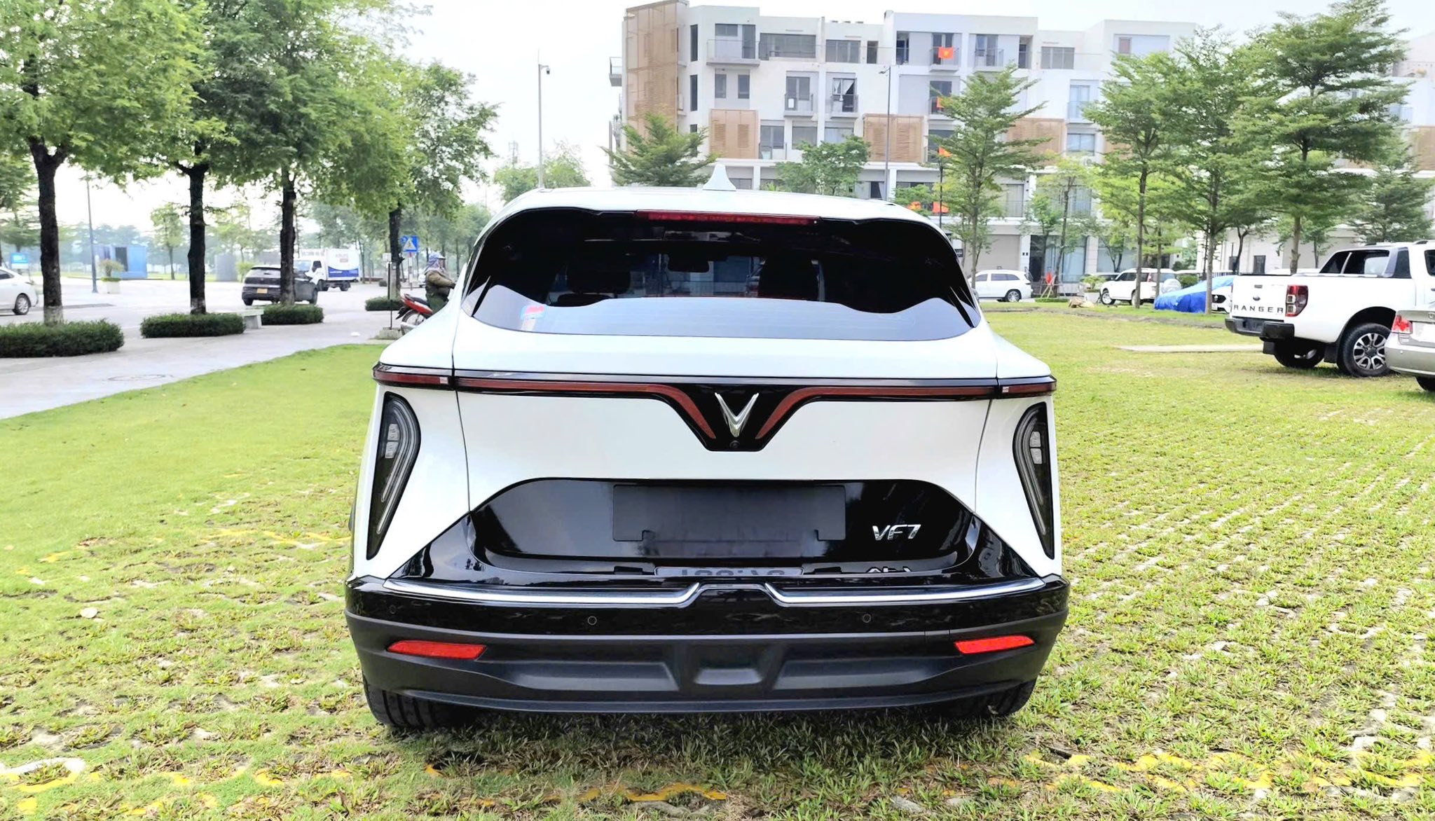 Hình ảnh xe VINFAST VF7 ECO 2025 - 6.000KM