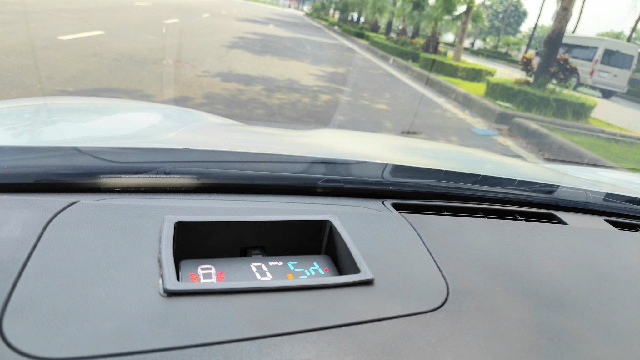 Hình ảnh xe VINFAST VF7 ECO 2025 - 6.000KM