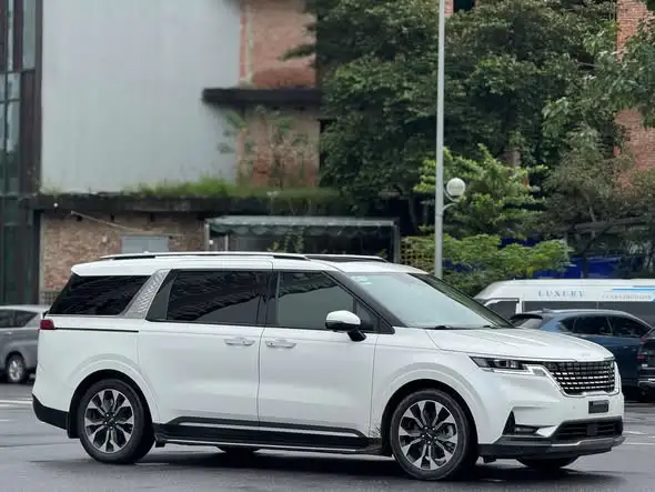 Hình ảnh xe KIA CARNIVAL 2.2D SIGNATURE 2024 - 39.000KM