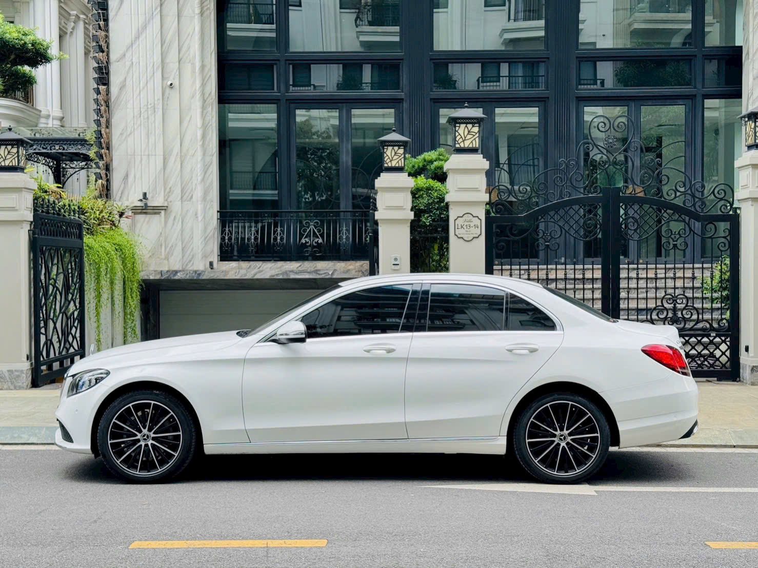 Hình ảnh xe MERCEDES-BENZ C200 EXCLUSIVE 2021 - 56.000KM