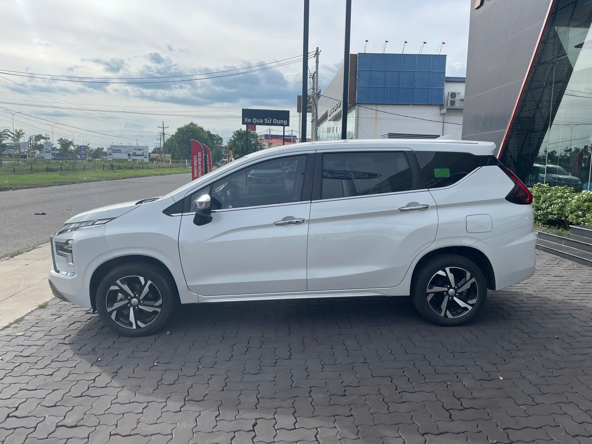 Hình ảnh xe MITSUBISHI XPANDER 2025